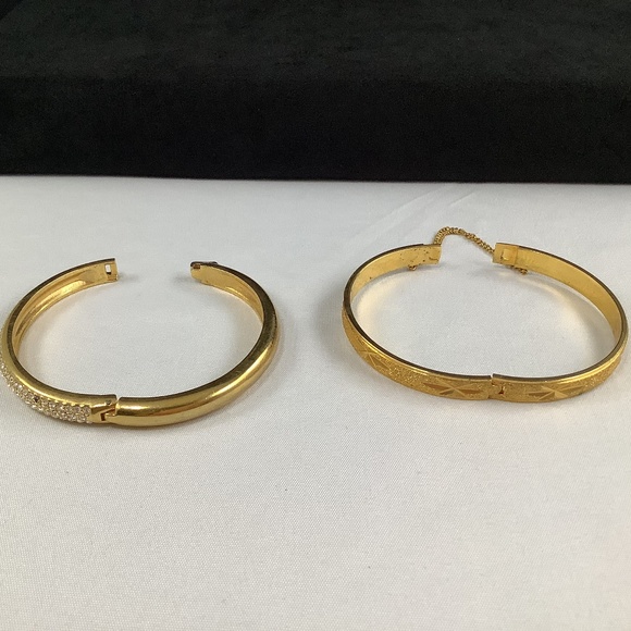 Womens Goldtone Crystal Hinge Bangle Set of 2 - Picture 6 of 13